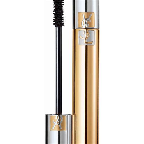 Get the Lashes of Your Dreams with Mac's Volumizing Mascara